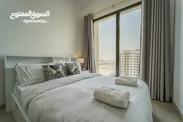  8 دبي تاون سكوير شارع حصة  غرفة وصالة  مفروشه سوبرلوكس مع بلكونة - ايجار شهري