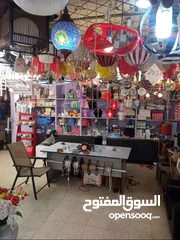  8 محل انارة مجهز بالكامل للبيع مع البضاعة بشارع الحرية بموقع مميز