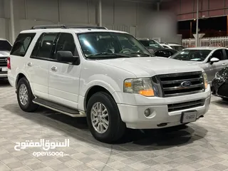  2 Ford Expedition XLT