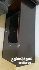  7 مكتب مع كرسي وخزانه شبه وكاله