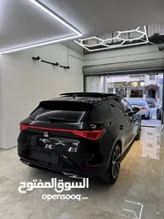 3 سيات ليون اف ار 2021 ولا غرام بويه مع فتحه سقف فل فل عداد قليل بسعر مميز جدا غير قابل للشكات نهائيا