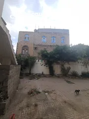  8 بيت شعبي ثلاث أدوار للبيع والارضية للبيع 4 لبن في صنعاء