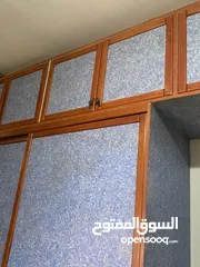  6 اثاث منزلي للبيع (غسالة / ميكرويف / كيزر / خزانة حائط / تسريحة / كوميدينا عدد 2)