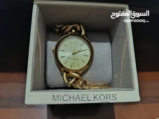  1 ساعة مايكل كورس أصلية مع العلبة