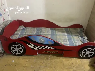 1 سرير أطفال للبيع