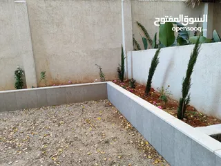  20 شقة مفروشة فخمة مع حديقة خاصة للإيجار في عين منجد