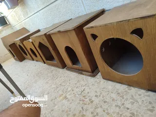  3 ليتر بوكس عدد ثنين لم يستعمل + 5 بيوت قطط
