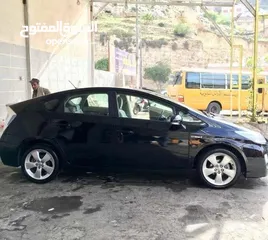  2 تويوتا بريوس 2012