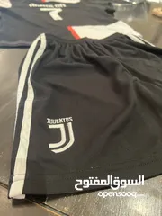  7 Youth adidas Cristiano Ronaldo Black Juventus 2019/20 Home Replica Player Jersey