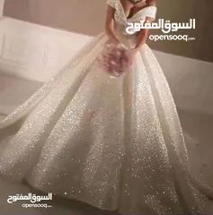  1 فستان زفاف بسعر مغري