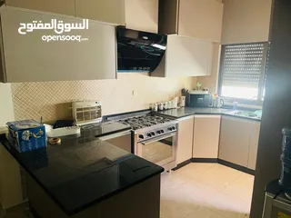  5 شقة في خلدا مميزه  طابق رابع مع إمكانية روف من 40الى50متر مربع فرصه في منطقة هادئة ومنظمة للخدمات