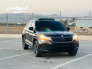  3 سكودا كودياك  فل الفل فتحة سقف بانوراما 190 حصان  4x4- /2020  دفع رباعي عداد قليل 30000
