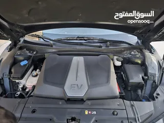  26 كيا ev6 كهرباء 2023   وارد اميركي ممشى قليل     جميع الاضافات اعلى صنف عدا الفتحة  موديل 2023