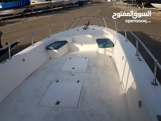  12 قارب 31 قدم للبيع مع العربه Boat 31ft for sale