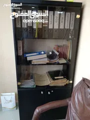  2 اثاث مكتبي مستعمل بحال الوكالة وذات جودة عالية وبفترة استعمال خفيفة جدا