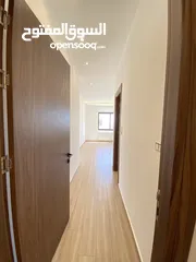  23 شقة مميزة اخير مع روف في اجمل مناطق قرية النخيل اجمل تشطيب واطلالة رائعة 240 داخلي و 90 تراس خارجي