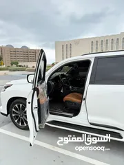  6 لكزس LX570 بلاك ايدشن كورو خليجي 2021 سيرفس بهوان