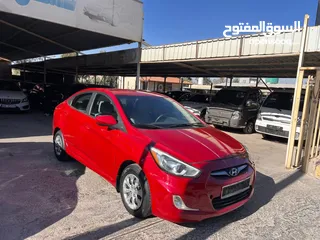  2 أكسنت هونداي احمر 2017
