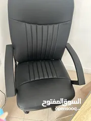  3 مكتب و كرسي للبيع