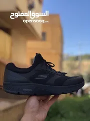  2 بوت Skechers بورقته نمرة ( 43 ) اصلي