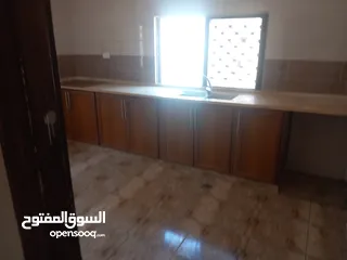  3 شقة طابق ثاني للايجار في الشمالي