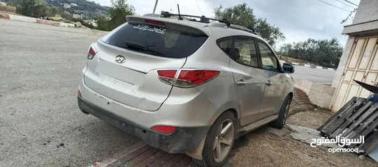  3 سيارة جيب هونداي توسان 2011 لقطة للبيع