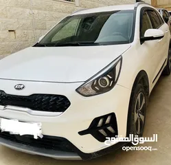  7 نيرو هايبر ترخيص 2020  ابيض لؤلؤي ماشي 80 الف جب كرتونة ضوء لد غرفة جلد جنط مغنيسيوم