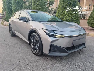  1 تويوتا Bz3X بطارية كبيرة فل مع فتحة