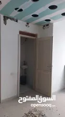  4 محل للبيع بالخلو مساحة 22 كتر مربع و نصف ، عليه سدة ع نصف المحل، عل شارع وسط البلد رام الله ، يبعد ع