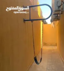  2 مراجيح تعليق جانبية لاستغلال الاماكن الضيقة.