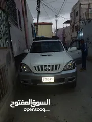  3 هيونداي تيراكان.