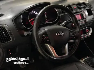  4 كيا  برايد على الكاش 33000.  2013 ترخيص 2013  جير عادي  محرك ديزل 1400cc turbo  فل اضافات  فتحه س