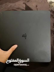  4 بلايستيشن 4 ( 1 تيرا ) مع ايديتين للبيع بسعر مناسب جدا