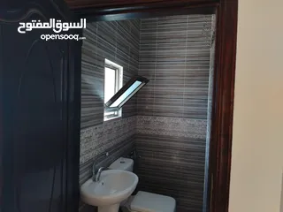  6 منزل للبيع في المستندة