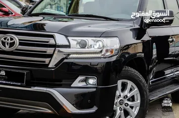  5 لاند كروز 2016 V8 فحص كامل ولا ملاحضه سياره وارد شركه وجميع صيانه الشركه فل كامل