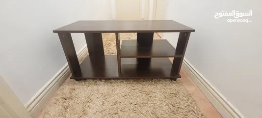  1 طاولة خشبية Wooden Table