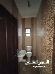  3 شقة مميزة للبيع ... قريبة من الاسواق والخدمات العامة .. في ضاحية الامير حسن بالقرب من دوار الضاحية