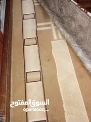  1 سجادتين وبردايتين وطاوله مع اربع كراسي للبيع