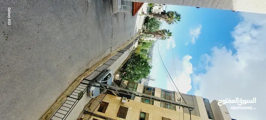  5 شقة للبيع مع العفش