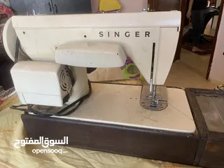  1 آلة خياطة singer للبيع