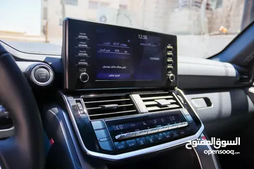  5 TOYOTA LAND CRUISER 300 GXR V6 موديل 2024 للبيع