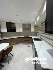  10 شقة مفروشة فاخرة ثالث مع روف جديد لم يسكن أرقى واجمل مناطق عبدون