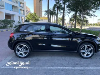  2 Mercedes GLA250 2015