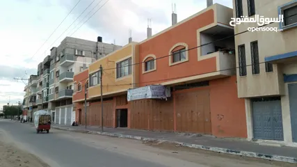  1 عمارة من طابقين بها 6شقق و6حواصل