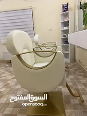  5 صالون سيدات شبه جديد بكامل معداته للبيع بسعر مغري جدا جدا جدا