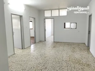  5 منزل للايجار حلحول الشارع الرئيسي