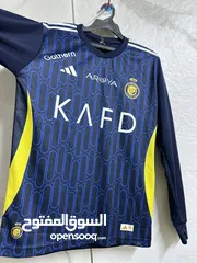 11 ملابس رياضة