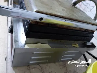  4 ماكينة وافل مستطيل ثقيله نظيفه جدا جدا