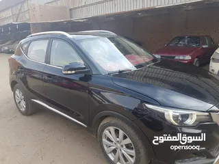  4 فبريكا دواخل  وخارج معادي مرمة صغيرة في الرفرف اليمين الخلفي mg zs2019 للبيع