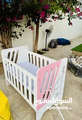  1 Baby Crib white&pink with an elephant with matress